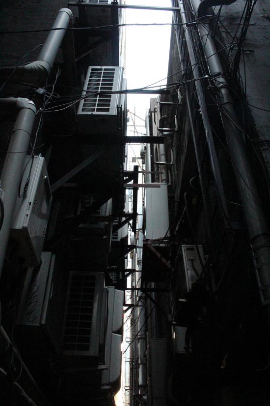 【サイバーパンク】歌舞伎町の路地裏の写真貼ってく【禁断の現場に行ってきた!!】_35184372088831