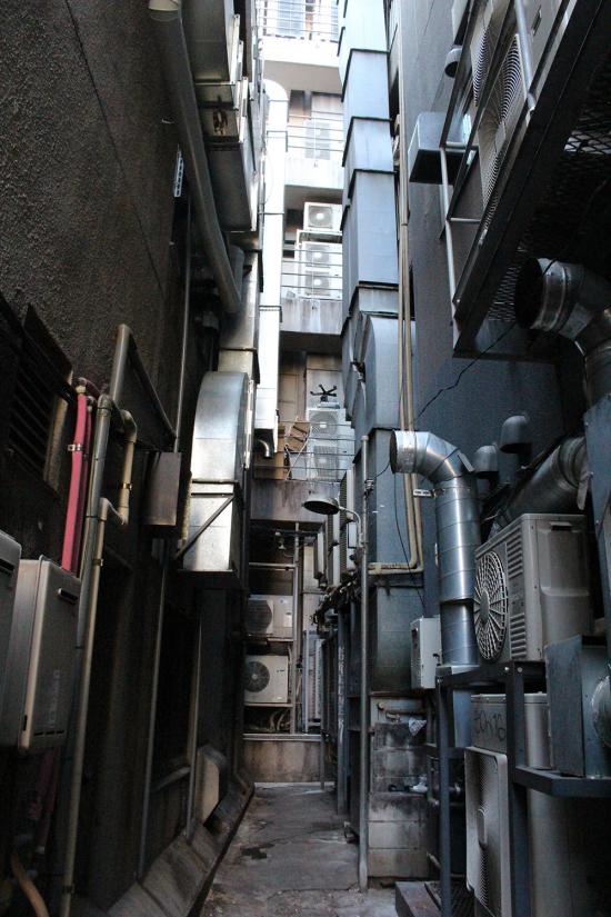 【サイバーパンク】歌舞伎町の路地裏の写真貼ってく【禁断の現場に行ってきた!!】_1125899906842623