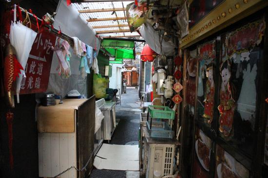【サイバーパンク】歌舞伎町の路地裏の写真貼ってく【禁断の現場に行ってきた!!】_1.1805916207174E+21