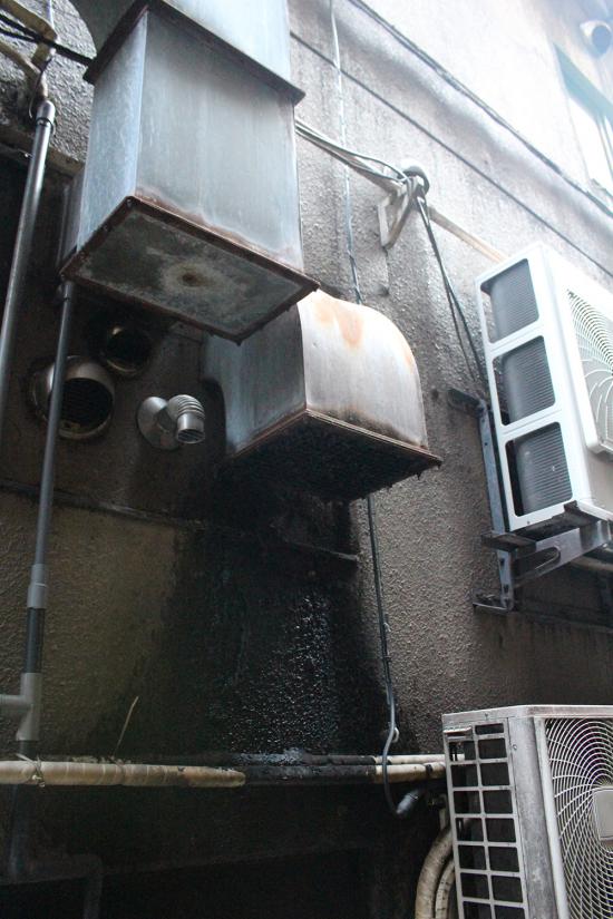 【サイバーパンク】歌舞伎町の路地裏の写真貼ってく【禁断の現場に行ってきた!!】_1.8889465931479E+22