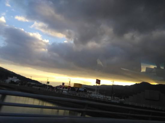 この1年で撮った雲画像を投稿する_4.0564819207303E+31