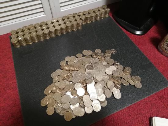 15年くらい貯めた500円貯金箱開封する_1023