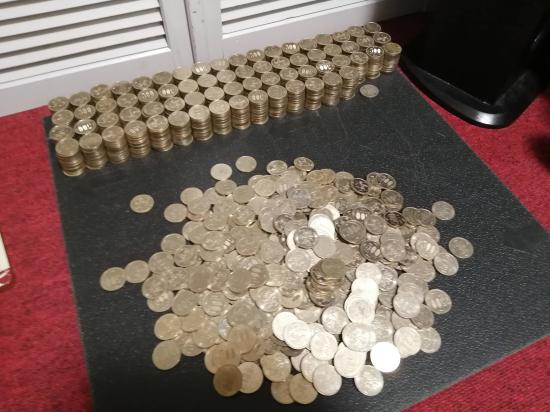15年くらい貯めた500円貯金箱開封する_8191