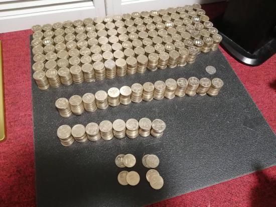 15年くらい貯めた500円貯金箱開封する_524287