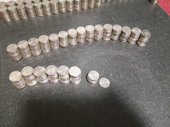 15年くらい貯めた500円貯金箱開封する_17179869183