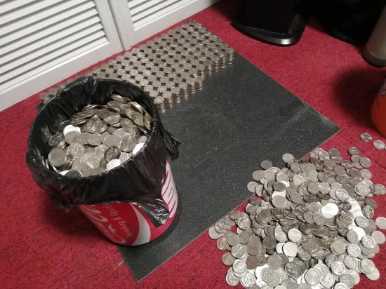 15年くらい貯めた500円貯金箱開封する_281474976710655